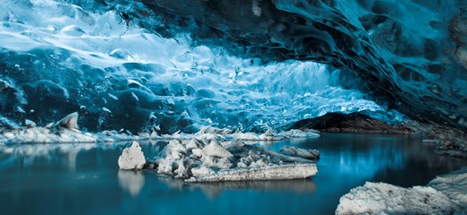 Explora las Cuevas de Hielo en Islandia: Aventura en un Mundo de Cristal