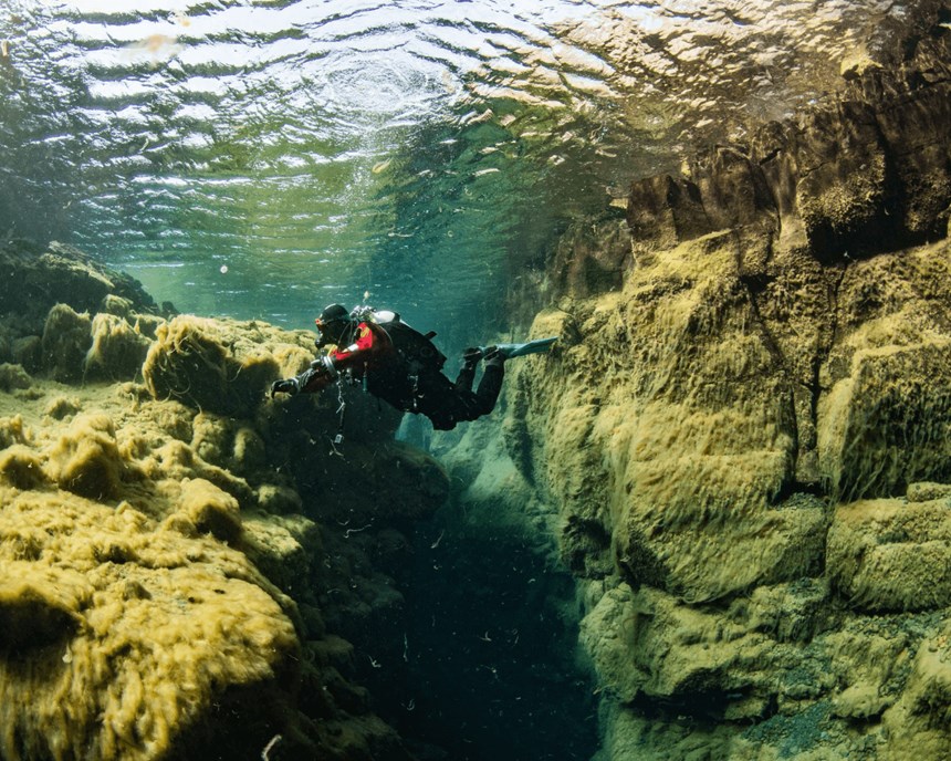 Kleifarvatn Lake diving spot in Iceland